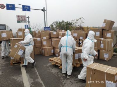 “虞”你同行 共克時(shí)艱——國邦醫藥下屬浙江國邦藥業(yè)向上虞捐贈12000套防疫物資！