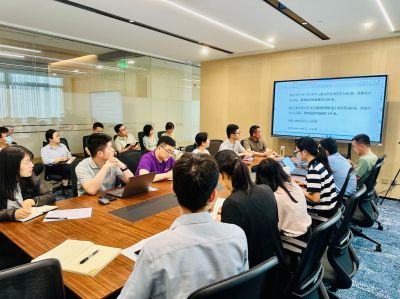 心有所畏，方能言有所戒、行有所止——國邦醫藥組織第二期“法隨我行”系列宣講活動(dòng)